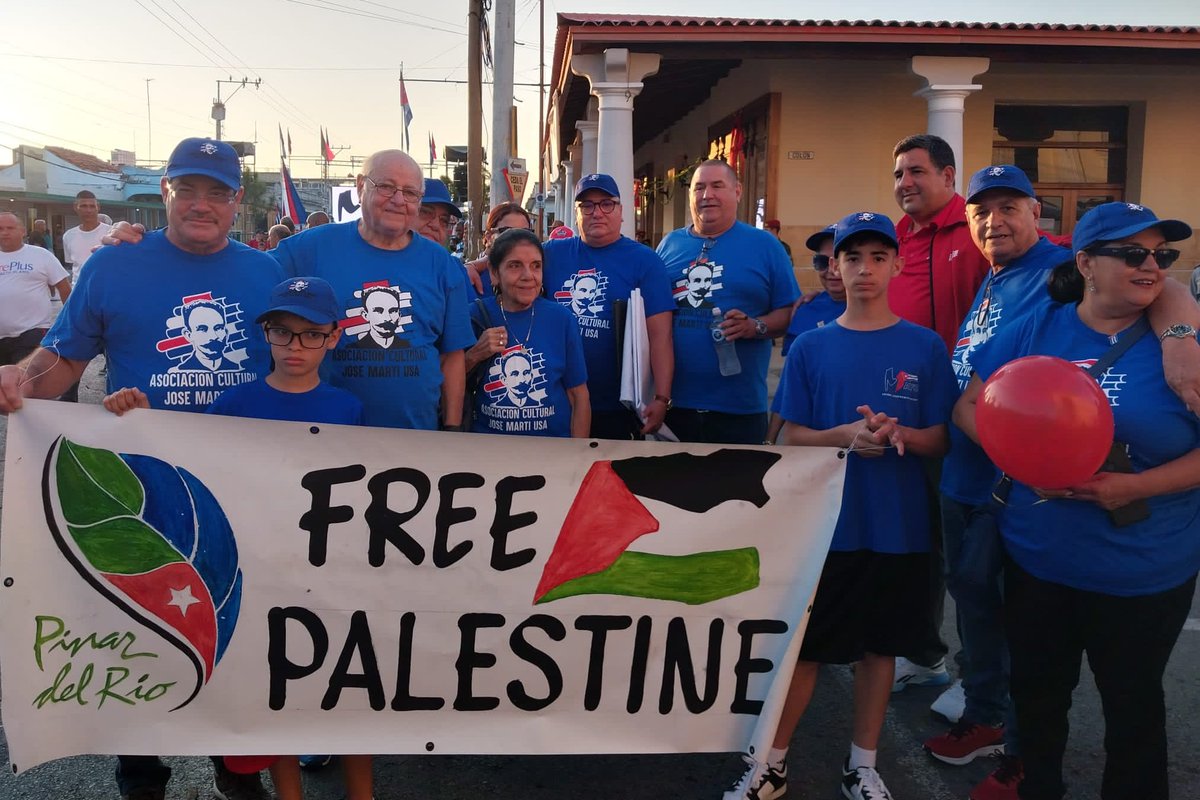La solidaridad de los cubanos con Palestina se hizo sentir en todos los actos este #1DeMayo #Cuba #FreePalestine  #1Mayo #CDRCuba #PorCubaJuntosCreamos