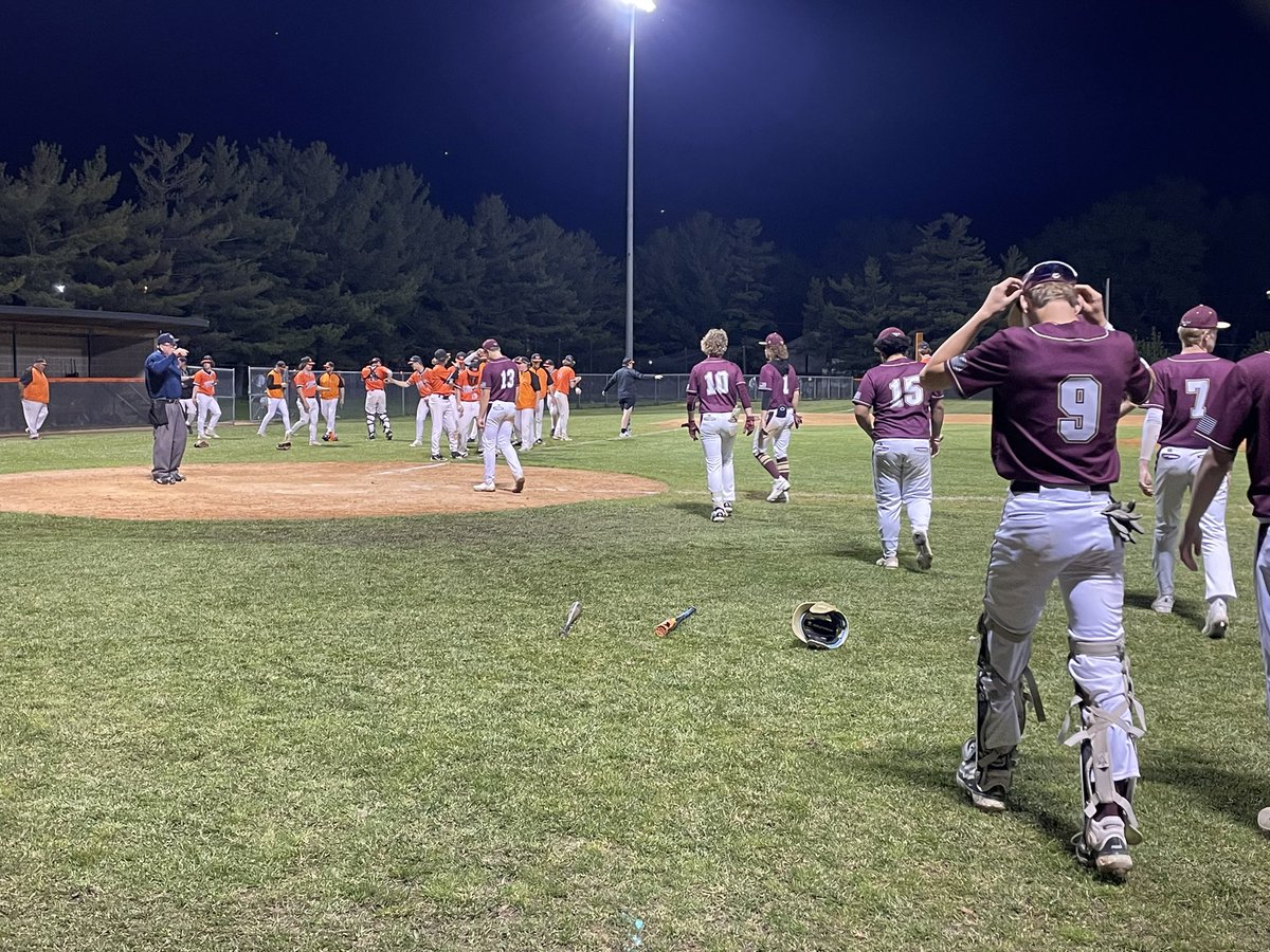 Final from Washington: @wacohibaseball defeats Dunlap 9-5 in a Mid-Illini conference matchup.