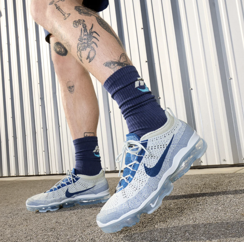 AD: 30% off at $146.99
Nike Air VaporMax 2023 Flyknit 'Pure Platinum/Court Blue'

Shop -> sovrn.co/3wk2rbd