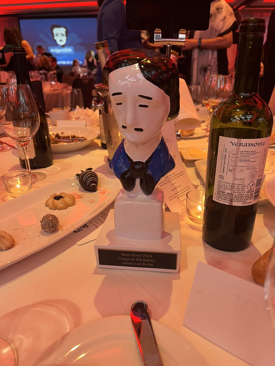 My first Edgar Awards ceremony, and I had the good fortune to be sitting at a winner’s table. Congrats to James Lee Burke + @groveatlantic! #edgars2024