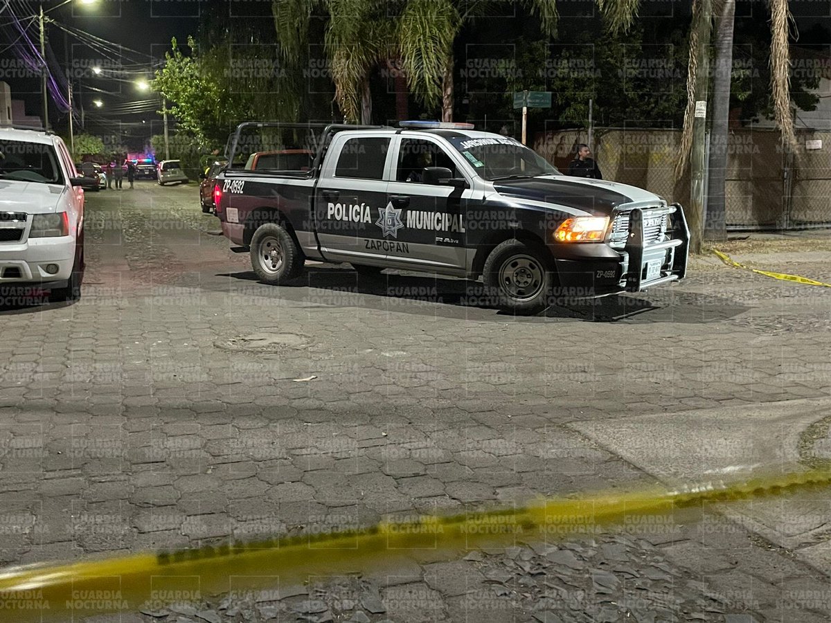 Un hombre resultó lesionado cuando un sujeto le disparó con un arma de fuego. Los hechos ocurrieron en los cruces de Valle de Usumacinta y Valle del Yaqui, en la colonia Jardines del Valle de Zapopan
#GuardiaNocturna