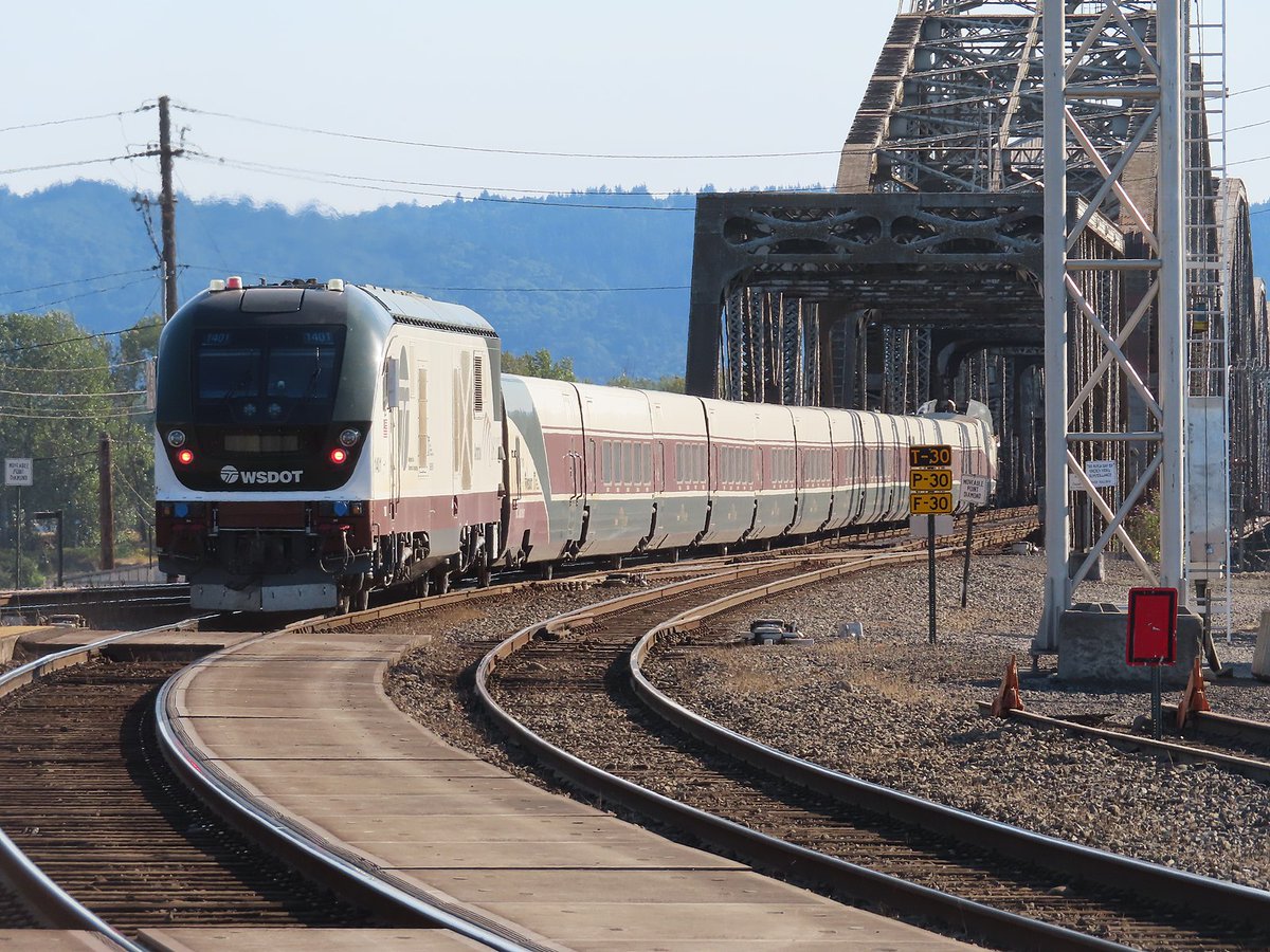 A northbound Amtrak Cascades train arriving at Vancouver station in August 2021