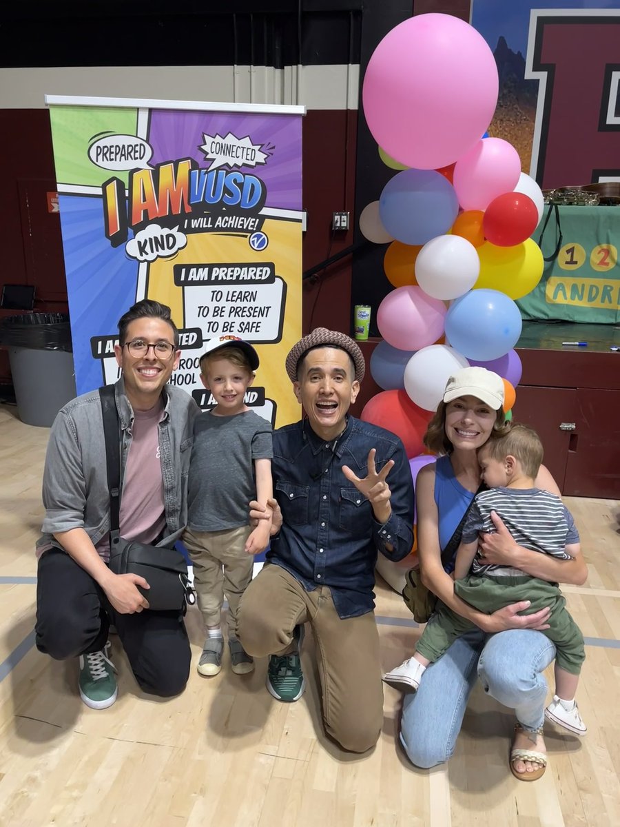 Muchas gracias to the @visaliausd 's Dual Language Immersion Program for hosting such a fun bilingual concert with the incredible @123conandres #IamVUSD #Bilingual