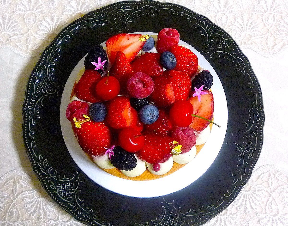 パークハイアット東京 ペストリーブティックのベリーレイヤー♡
素敵なホールケーキです♡
BERRIES LAYERS(WHOLE CAKE(12cm))
PASTRY BOUTIQUE
PARK HYATT TOKYO(2F)@ParkHyattTokyo
新宿区西新宿