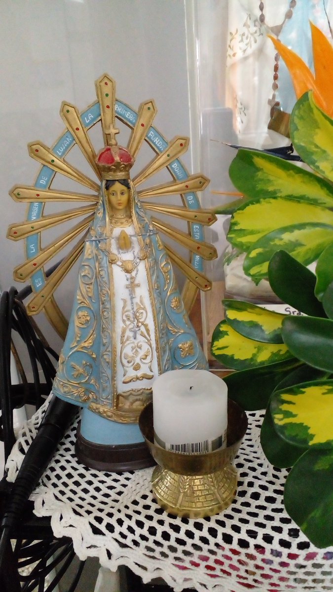 #buenasnoches 
#NtraSradeLuján 
#Mayo

El mes de mayo es un mes mariano.
Dentro de pocos dias celebraremos a Ntra Sra de Luján, patrona de 🇦🇷
A Ella nos confiamos 🙏
Virgencita de Luján, Madre de todos los argentinos, ruega por nosotros especialmente por los más vulnerables 🙏💙