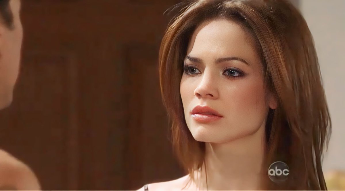 The beautiful and talented Rebecca Herbst. It’s a shame #GH doesn’t write better material for her. Always my favourite 🥰