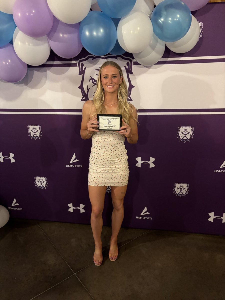 trumanstatesb's tweet photo. Back 2 back banquets for the Dawgs 🐶
Congrats to Emily Wood for receiving Softball Athlete of the Year at dogspys ✨
Cassie Smith received First Team All GLVC
Emily Wood received Second Team All GLVC 
and to Nina Fenasci for receiving the James Spaulding Award 🏆🐶🙌
#DGE https://t.co/VarEkg7vhY