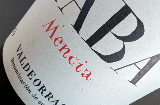 Découvrez le cépage mencia et l’appellation Valdeorras avec ce très bon vin rouge de Galice hippovino.com/vins/rouges/ga… 👍🍷🍷