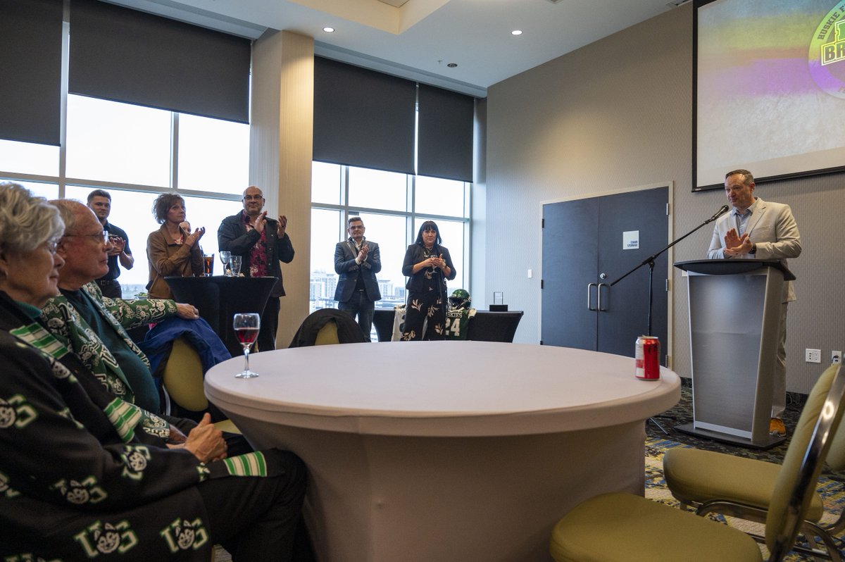 A HUGE thank you to everyone who came out to the 2024 Legends Reception in support of Huskie football! We look forward to seeing you all at Prairieland Park tomorrow morning for the Staybridge Suites & Holiday Inn Express University Dogs' Breakfast XXII! #HuskiePride