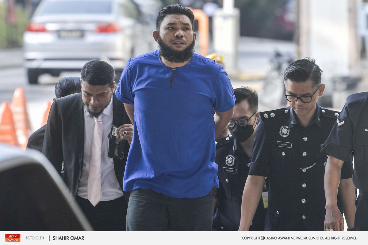 Blogger Wan Muhammad Azri Wan Deris atau Papagomo mengaku tidak bersalah di Mahkamah Sesyen Kuala Lumpur pada Khamis atas pertuduhan menghasut yang mendatangkan kebencian terhadap Yang di-Pertuan Agong Sultan Ibrahim. Wan Muhammad Azri, 41, yang juga bekas Exco Pemuda UMNO…