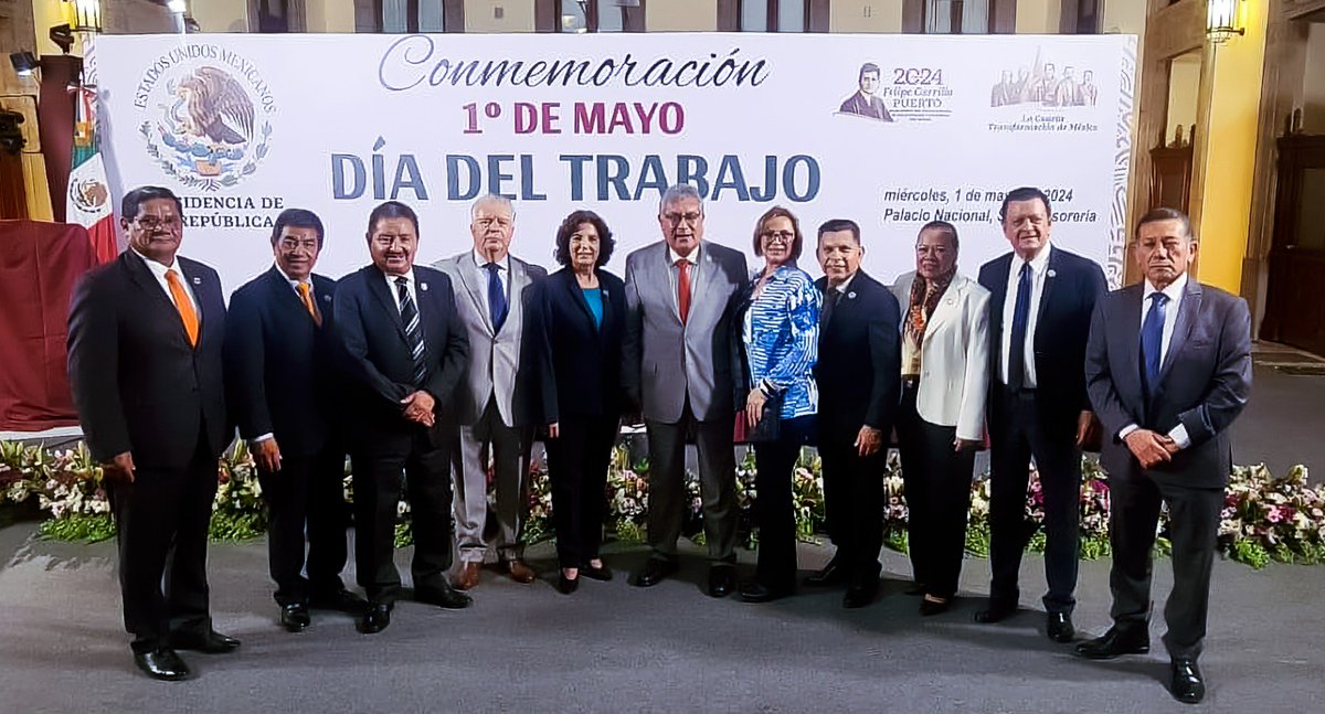 #UnoSomosTodos
#TodosSomosUno

El líder nacional del #SNTE, Mtro. Alfonso Cepeda Salas, asistió a Palacio Nacional, acompañado de integrantes del Comité Ejecutivo Nacional, a la reunión del Presidente <a href="/lopezobrador_/">Andrés Manuel</a> para conmemorar el Día del Trabajo.