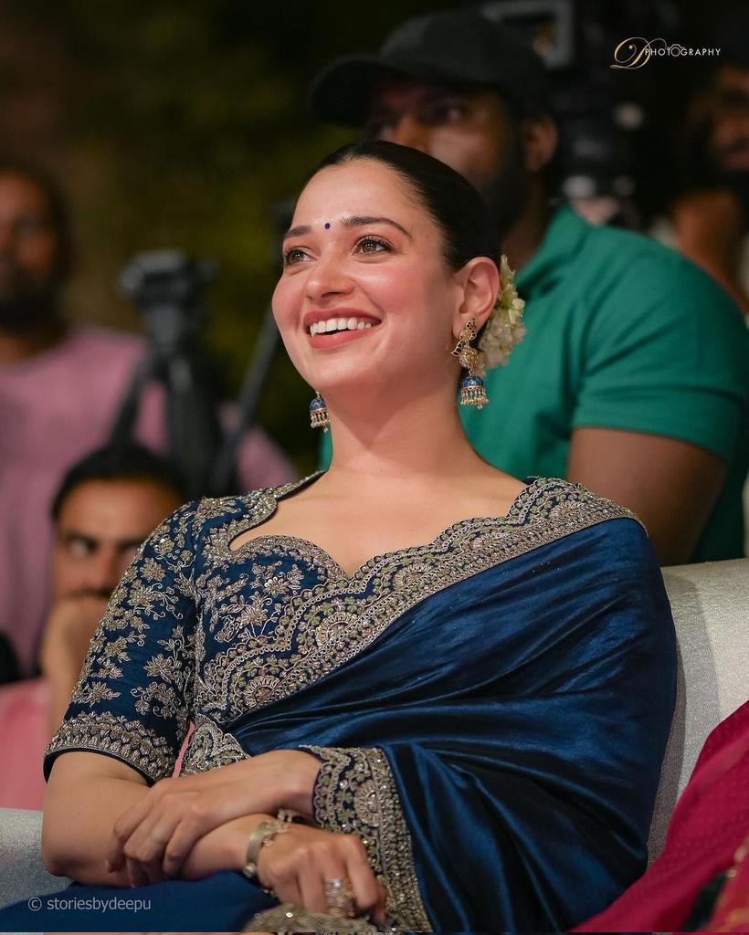 Andhamaina #Baak @tamannaahspeaks 💙🤍

#Aranmanai4FromMay3 👻 ☠️

#Tamannaah for #Aranmanai4 ( BAAK) Telugu Pre Release Event In Hyderabad 🔥

 ✨

#தமன்னா
#తమన్నా
#तमन्नाभाटिया
#തമന്ന
#ತಮನ್ನಾ
#TamannaahBhatia
#TamannaahBhatia𓃵
#LadyMegaStarTamannaah
#MilkyBeautyTamannaah