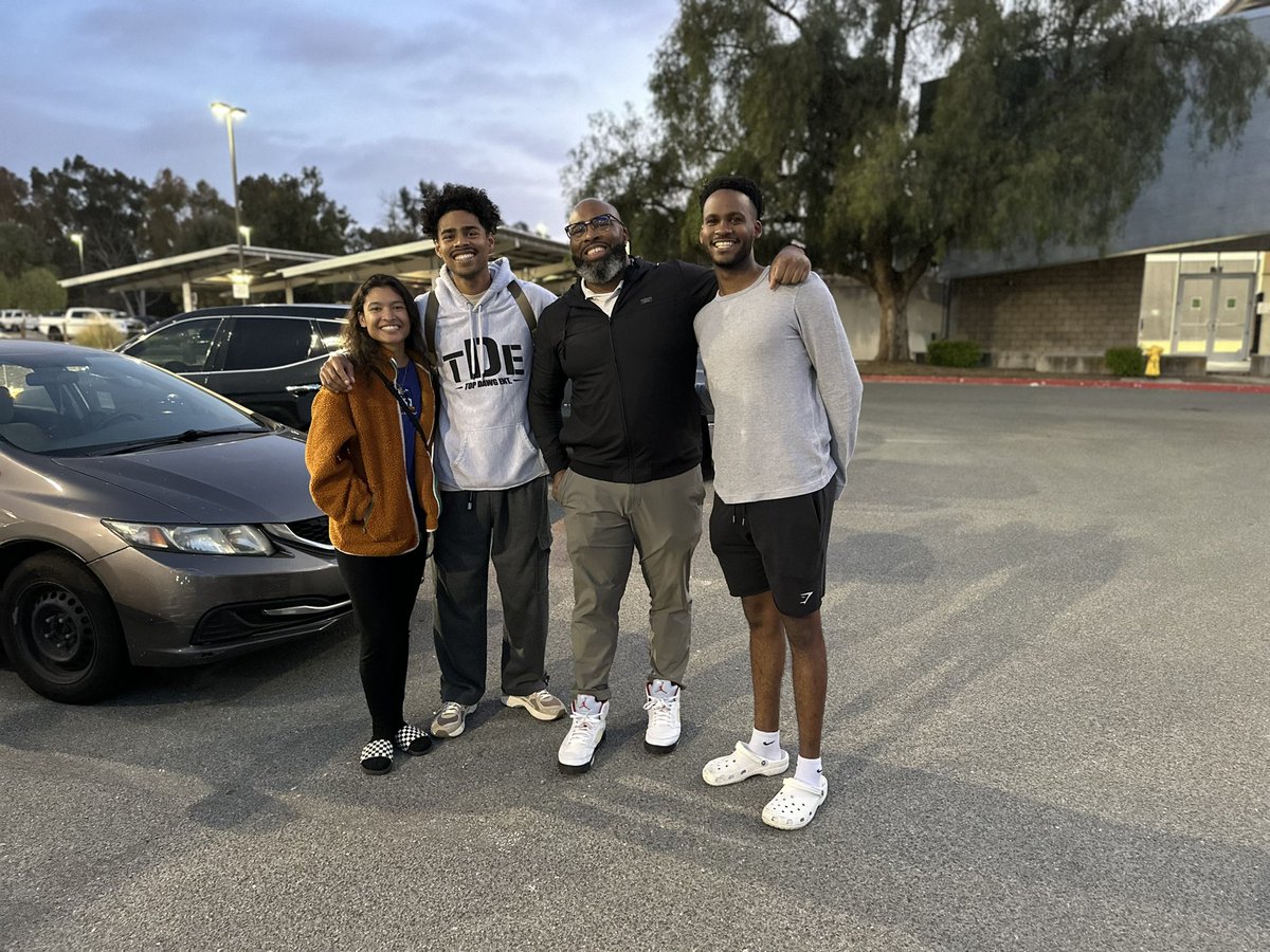 Ran into two of our former players and our former manager, Arthur Anthony, Sage Crawford, and Jade Walker. They were an instrumental part of our 2016 CIF Championship run. Good seeing all of you.  <a href="/arthuraanthony/">ARTHUR</a> @brokeboisage
