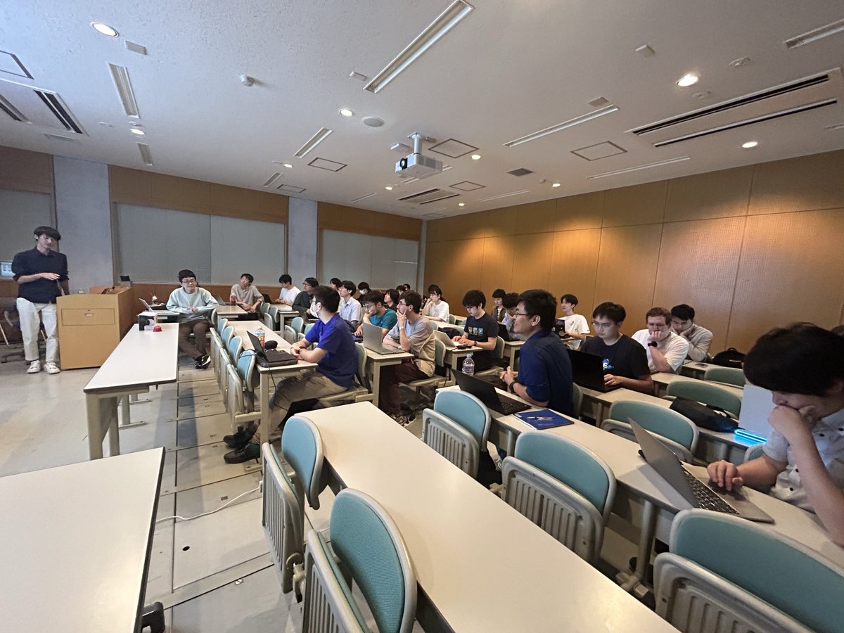 kageyamalab_en's tweet image. Dr. Wenhao Sun from the University of Michigan is visiting us from the end of April to early June. Even in the first group meeting, the presenting student, Kawanishi, was receiving numerous insightful comments from Wenhao!