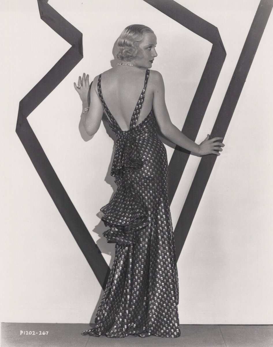 #CaroleLombard What was the photographer thinking?