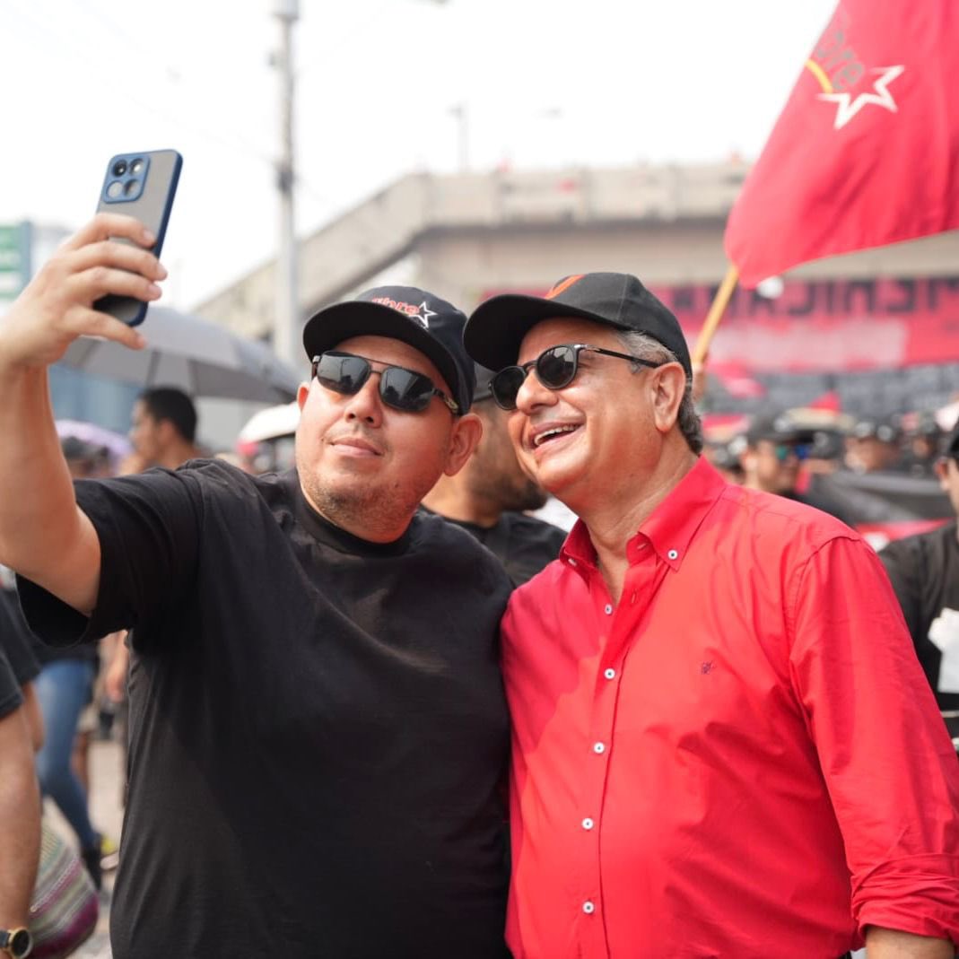 Hemos acompañado a los compañeros trabajadores en su conjunto para conmemorar el 70 aniversario de la Huelga de 1954, un hito histórico que marcó un antes y un después en el respeto de garantías y derechos laborales en Honduras. ¡Enhorabuena trabajadores de nuestra patria! ¡Bien