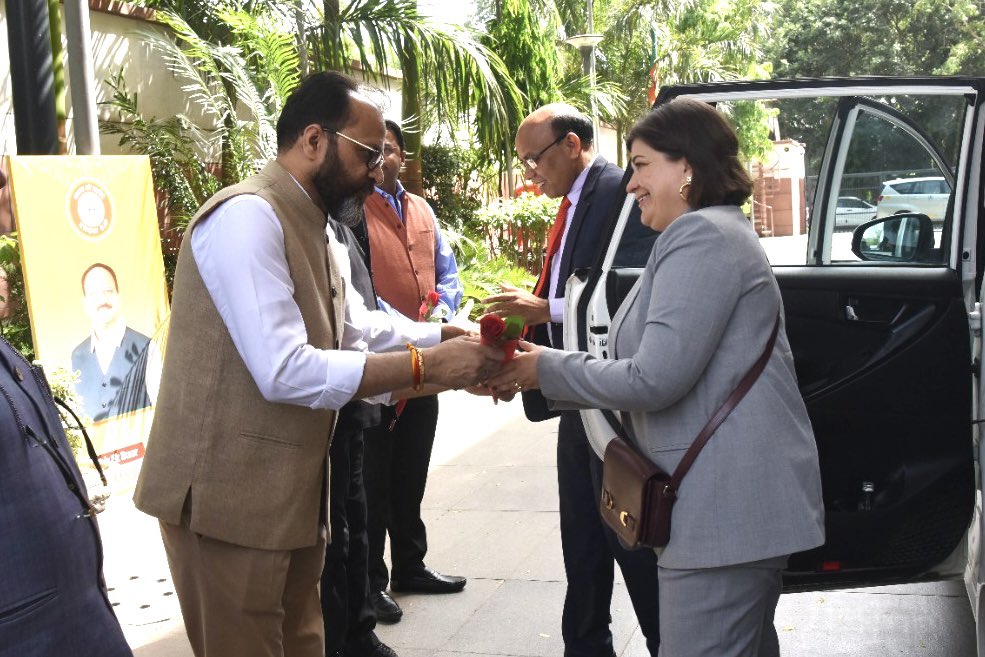 Representatives of political parties from 10 countries arrived today at the @BJP4India headquarters, they would be visiting various parts of Bharat to have insight & understanding of BJP campaign for LS elections. Sh. @vijai63 ji briefed the delegation about the structure,…