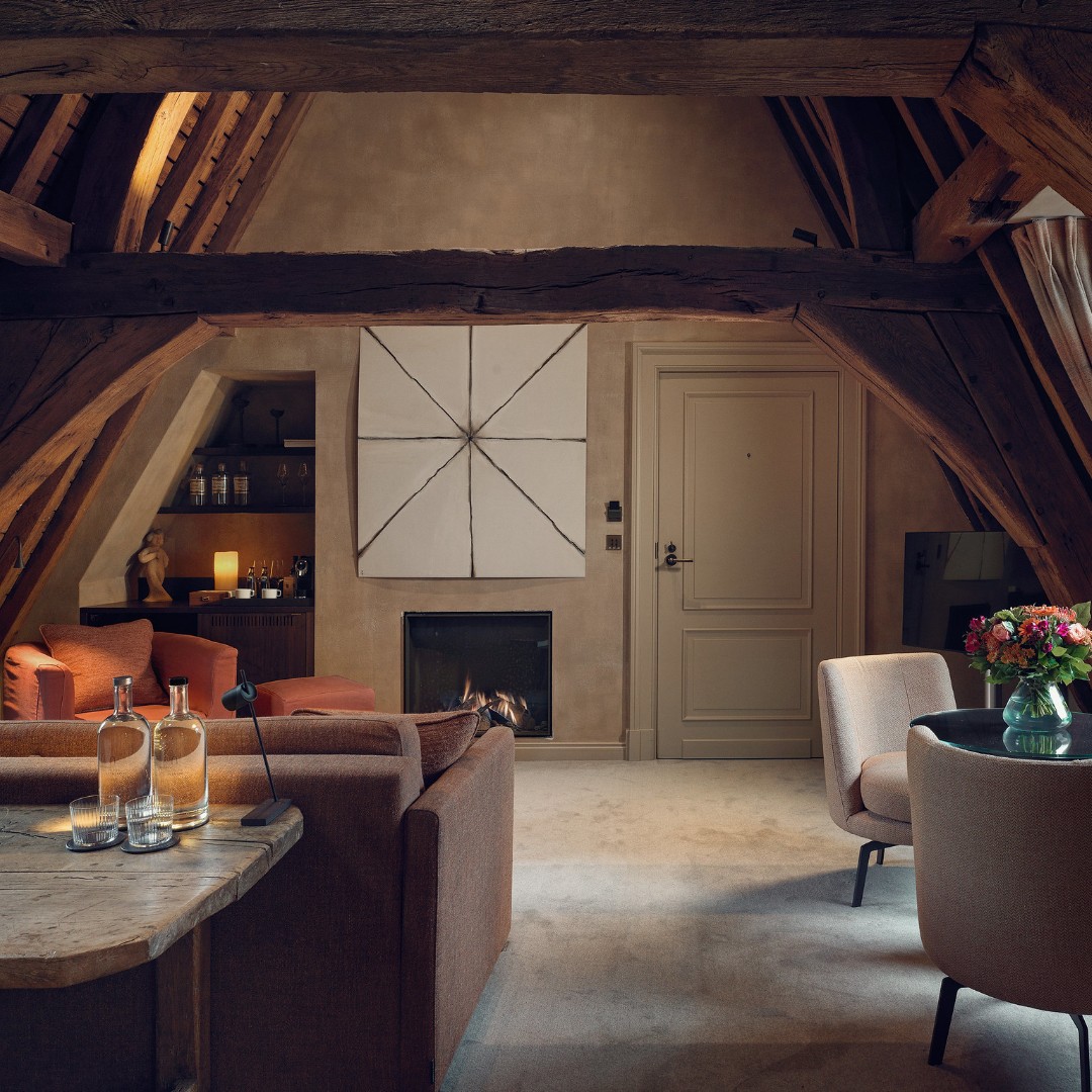 Hidden behind ancient walls within Antwerp’s Botanic Gardens, a 13th century monastery begins its new chapter as the city’s first world-class hotel.

Read more: simplexitytravel.com/inspirations/a…

#antwerp #belgium #hotelofthemonth #luxuryhotel #luxury #travel #luxurytravel