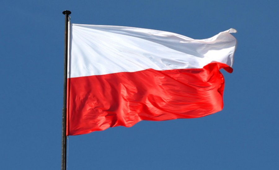 Dziś obchodzimy Dzień Flagi Rzeczypospolitej Polskiej. 🇵🇱 Każdy z nas może uczcić Biało-Czerwoną poprzez jej wywieszenie w oknie lub na balkonie swojego mieszkania czy przed domem.🏡 Ten gest to wyraz naszego patriotyzmu i dumy z tego, że jesteśmy Polakami.🇵🇱