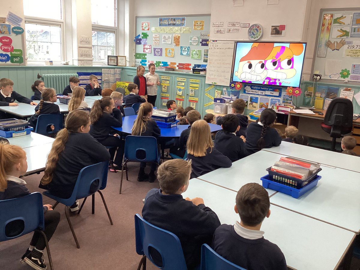 #HPSYr4 Criw Cymraeg have been surveying Year 4 for ideas to celebrate Diwrnod Seren a Sbarc on Friday 17th May. Lots of fantastic ideas and a rendition of Cân Seren a Sbarc this morning! #HPSCymraegCampus