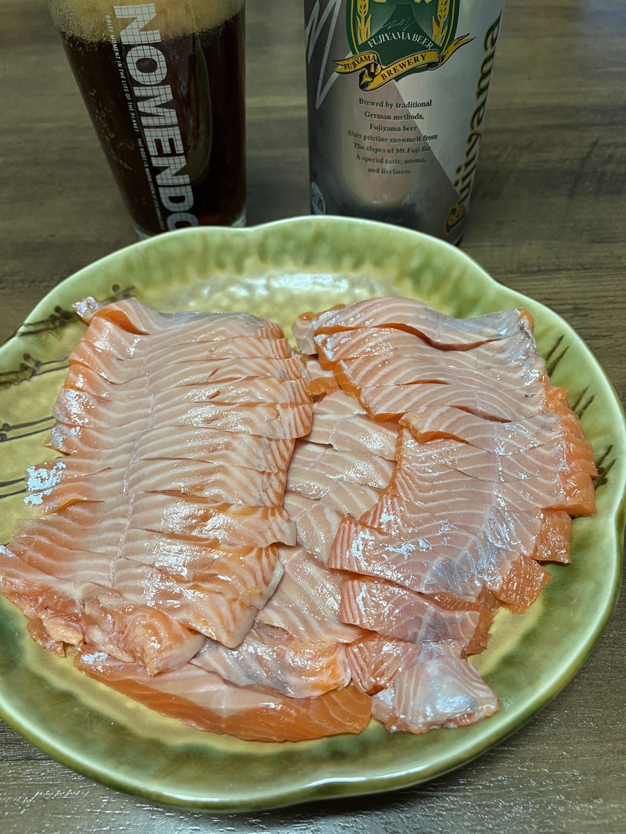 先日、岩手で釣った赤身♪
カンパイデス🍺