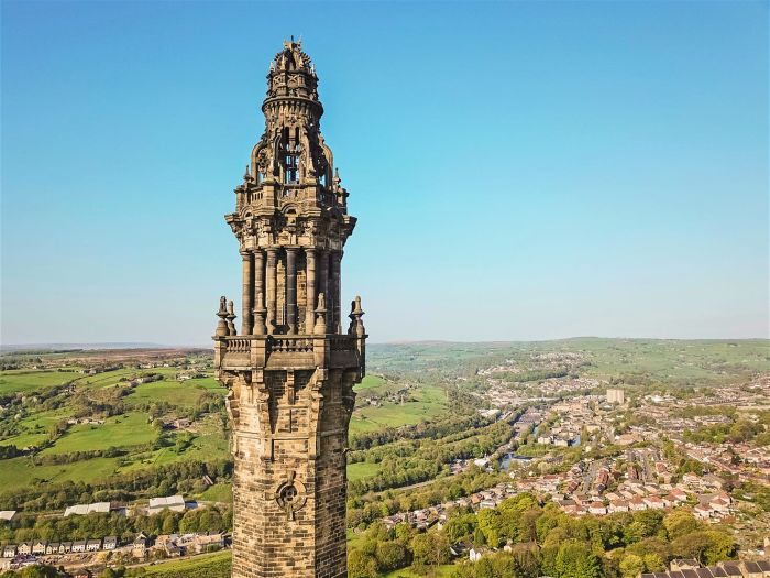 Our amazing volunteers are opening the doors of Wainhouse Tower this Bank Holiday Monday 6th May. Tickets go on sale at 12 Noon today (Thurs 2 May) eventbrite.co.uk/o/visit-calder… Bring your Visit Calderdale passport with you & get it stamped at the Tower! #visitcalderdale