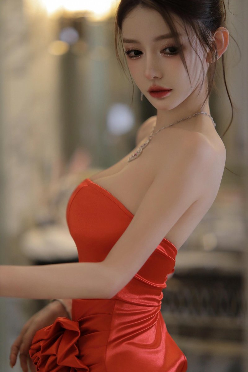 夏天有梅子味的晚风，两三颗啤酒味的星