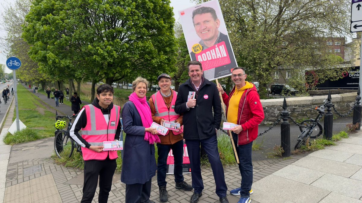 Great reception for ⁦⁦@AodhanORiordain⁩ this morning on #LeesonStreet bridge #ForTheLoveOfDublin #EP24 ⁦@labour⁩