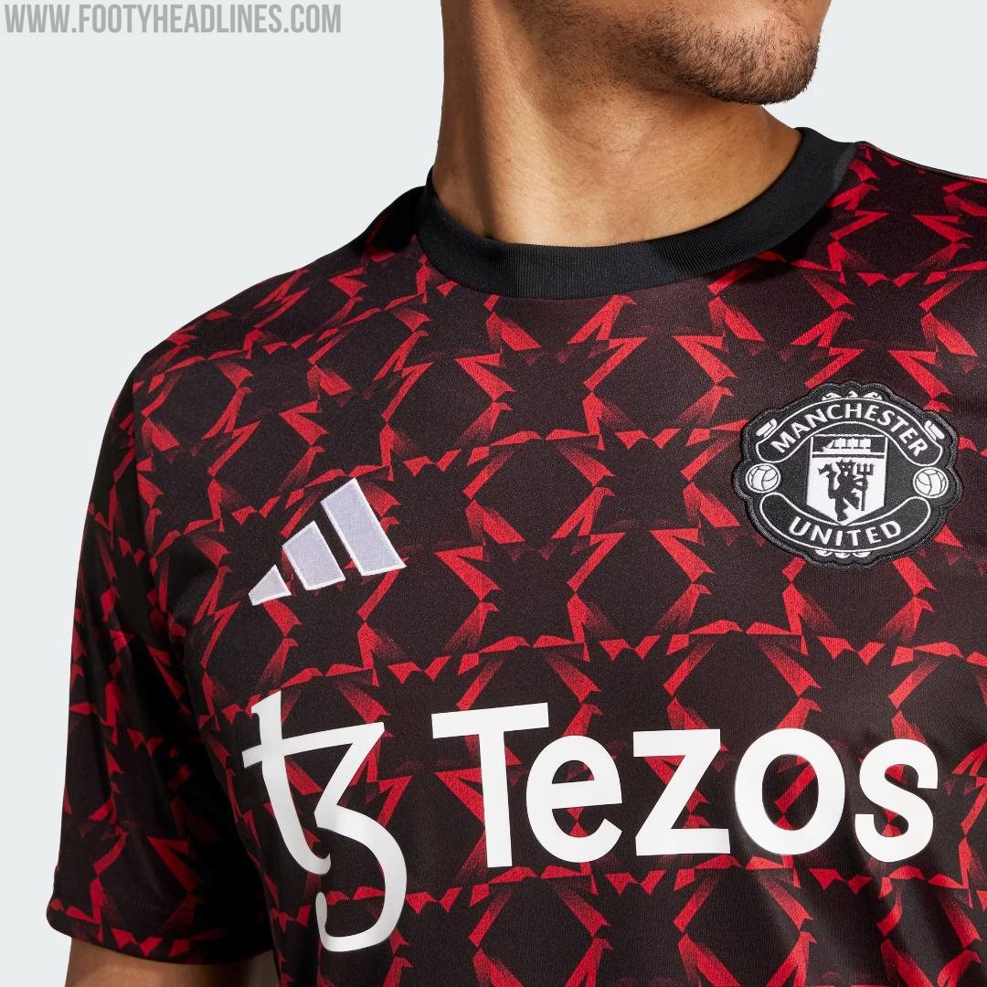 Le maillot d'avant-match 24/25. [@Footy_Headlines] #MUFC