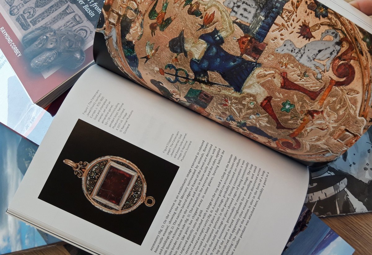 OUT NOW! Decoding the Jewels. Renaissance Jewellery in Scotland edited by Anna Groundwater Get a peek inside the print to spike your curiosity! 📚 Read online for free or buy and enjoy it: sidestone.com/books/decoding… #Renaissancejewellery #Scottishhistory