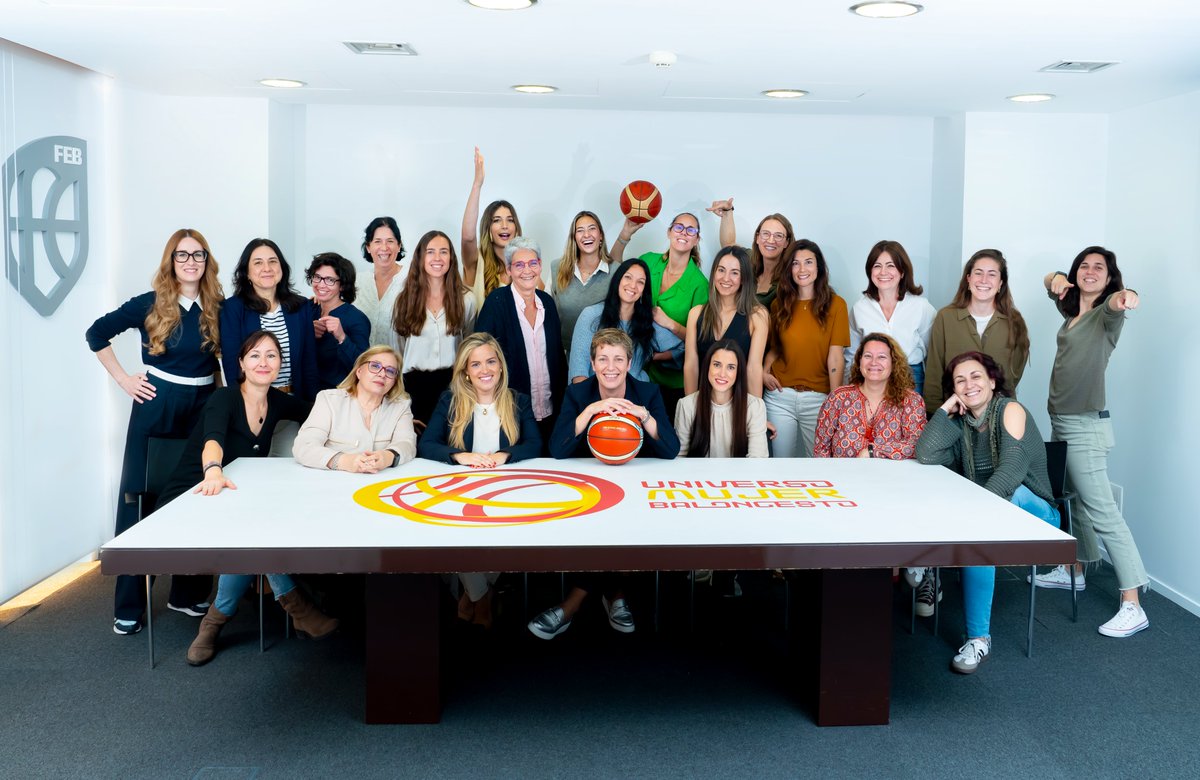 Gracias <a href="/marca/">MARCA</a>, por dar visibilidad al buen ambiente de trabajo, ilusión y humanidad que vivimos cada día 😊

Un ambiente que crean todas las trabajadoras y trabajadores de la #FEB y que es clave para conseguir nuestro objetivo: que el baloncesto 🇪🇸 siga creciendo.

#SomosEquipo