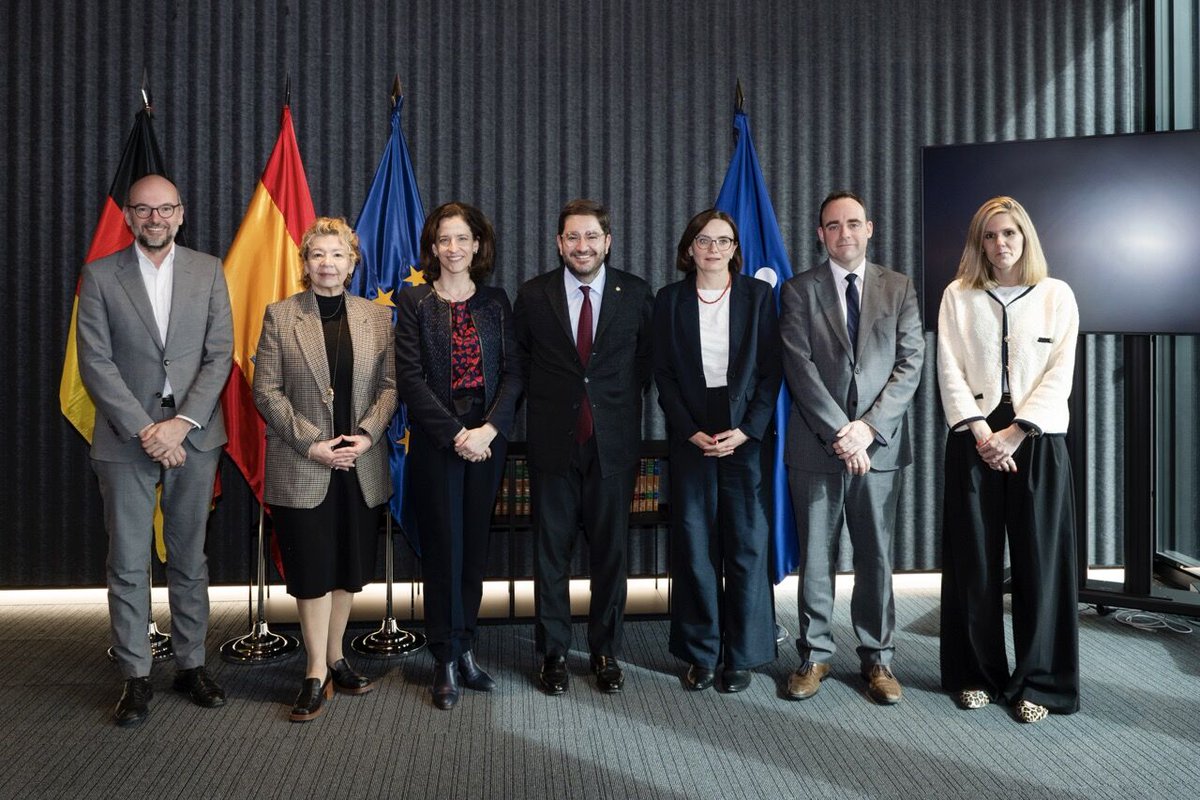 Hertie School (@thehertieschool) on Twitter photo Recently, Hertie School President <a href="/Cornelia_Woll/">Cornelia Woll</a> visited <a href="/IEuniversity/">IE University</a> to sign an agreement between both universities on their new dual degree programme.
In an interview, she talks about the importance of <a href="/CIVICA_EU/">CIVICA The European University of Social Sciences</a> and intercultural exchange.
bit.ly/3WjH5nG Recently, Hertie School President <a href="/Cornelia_Woll/">Cornelia Woll</a> visited <a href="/IEuniversity/">IE University</a> to sign an agreement between both universities on their new dual degree programme.
In an interview, she talks about the importance of <a href="/CIVICA_EU/">CIVICA The European University of Social Sciences</a> and intercultural exchange.
bit.ly/3WjH5nG