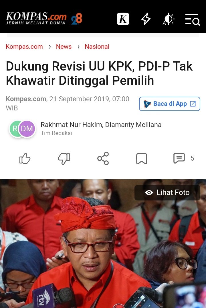 PartaiSocmed's tweet photo. Biang keroknya lagi2 PDIP. Baik lewat kadernya yg ada di pemerintahan (Menkumham) maupun oleh kader2nya yg ada di DPR. 
Masih ingat dulu Pak Mahfud bilang Jokowi dapat ancaman jika terbitkan Perppu? Siapa yg berani ancam Presiden kecuali yg merasa Presiden adalah petugasnya? https://t.co/iWd9G0fRlS