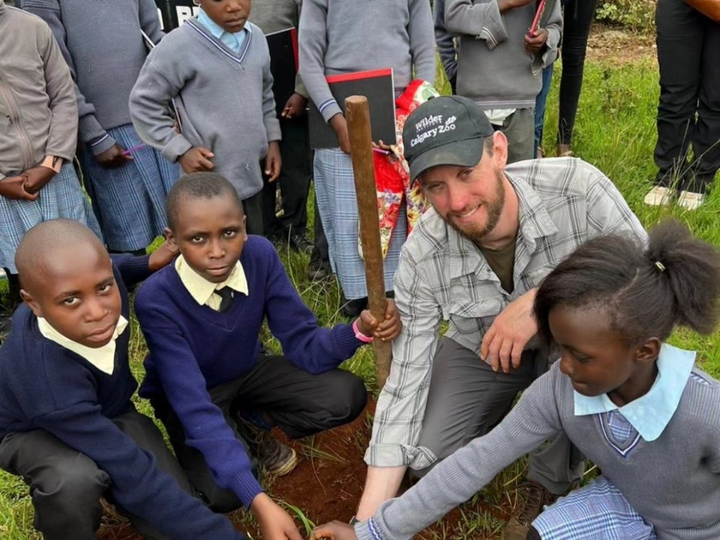 Had a fantastic visit to one of our Rhino Ark Wildlife Nature Conservation Clubs at Mt. Kenya, Chehe Primary School, Mt Kenya, with our longstanding Canadian partners from @WilderInstitute / @calgaryzoo #RhinoArkPartnerships #RhinoArkWildlifeNatureConservationClub #WildlifeClub