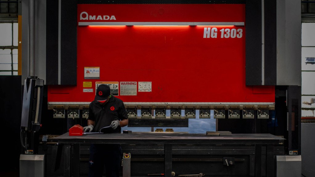 [𝗠𝗘𝗧𝗔𝗟 𝗙𝗔𝗕𝗥𝗜𝗖𝗔𝗧𝗜𝗢𝗡] With the Amada Tube Laser, which #FargoSteelFabrication recently purchased, it is entering new markets such as #solar, #balustrades and #diffusers, says Fargo Steel manager Andrea Giammartini. 𝗥𝗲𝗮𝗱 𝗠𝗼𝗿𝗲: bit.ly/44ropEk