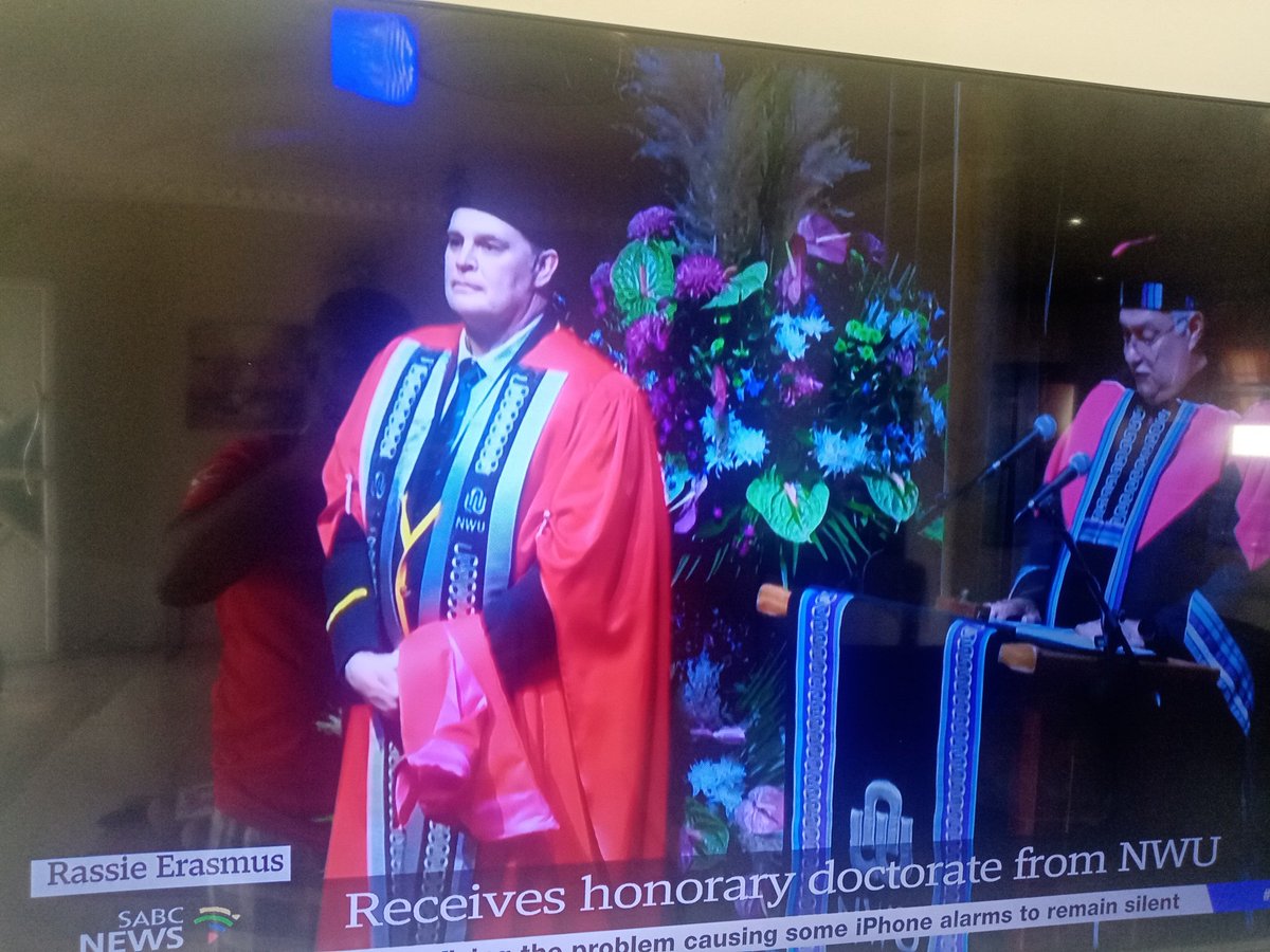 Well deserved honorary doctorate for Dr Rassie Erasmus.