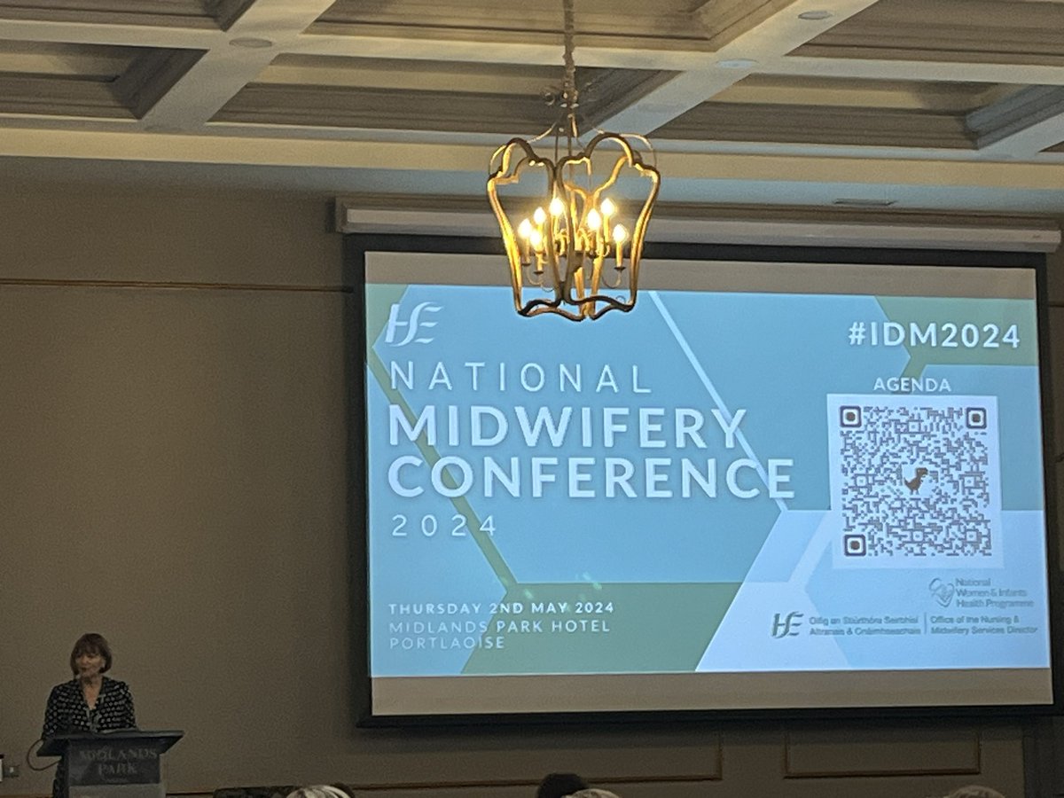 Margaret Quigley introducing HSE CEO Mr Bernard Gloster to the National Midwifery Conference @NWHIP, #IDM24