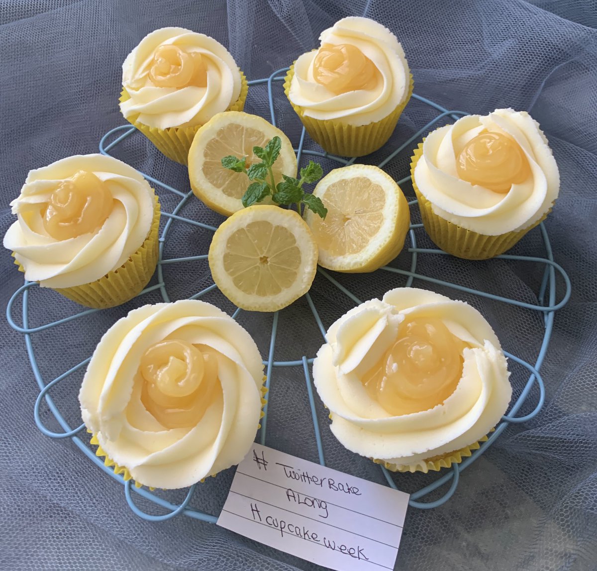 I’ve made lemon curd cupcakes in the hope they would bring some sunshine, and they did 🌞🌞🌞🌞🌞#twitterbakealong #cupcakeweek @thebakingnanna1 @Rob_C_Allen @FirsTMaster 🌞🌞🌞🌞🌞