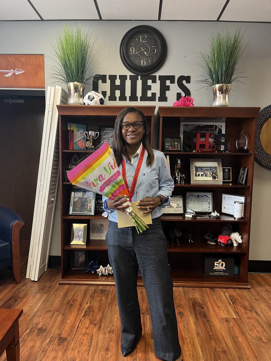 Thank you for your leadership, guidance, love, and support! @SantalucesHS has the best Principal @Prin_Robinson We hope you enjoyed your day yesterday! ❤️🖤