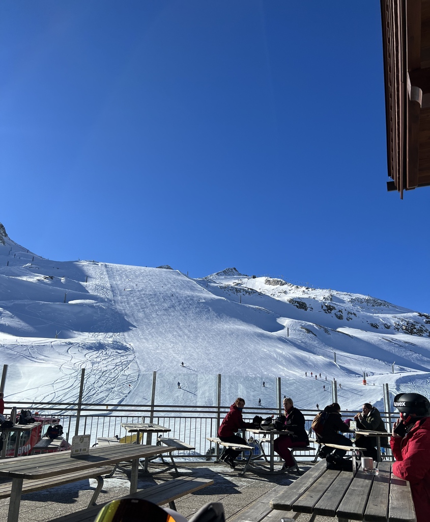 𝐋𝐮𝐧𝐜𝐡 #𝐰𝐢𝐭𝐡𝐚𝐯𝐢𝐞𝐰 😋⁠
Wer kennt diesen Ausblick? 🤩⁠
#tuxfinkenberg #lovetux #stammgast