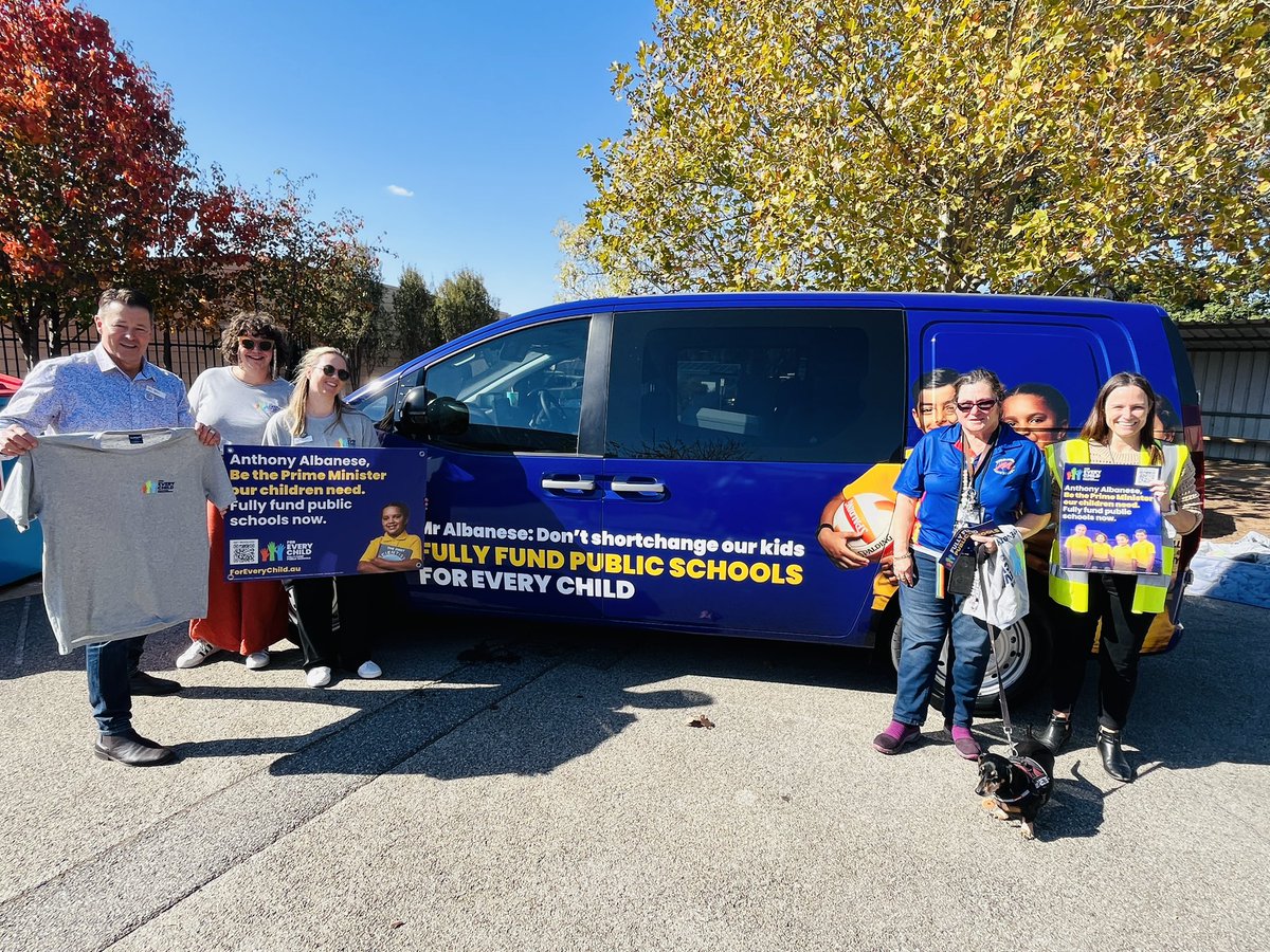 Travelling around South Australia talking to school communities about why they deserve full funding! 📸: Gilles St Primary, Woodville High, Salisbury High, Murray Bridge North School @AlboMP don’t shortchange our kids, fully fund public schools now. #auspol