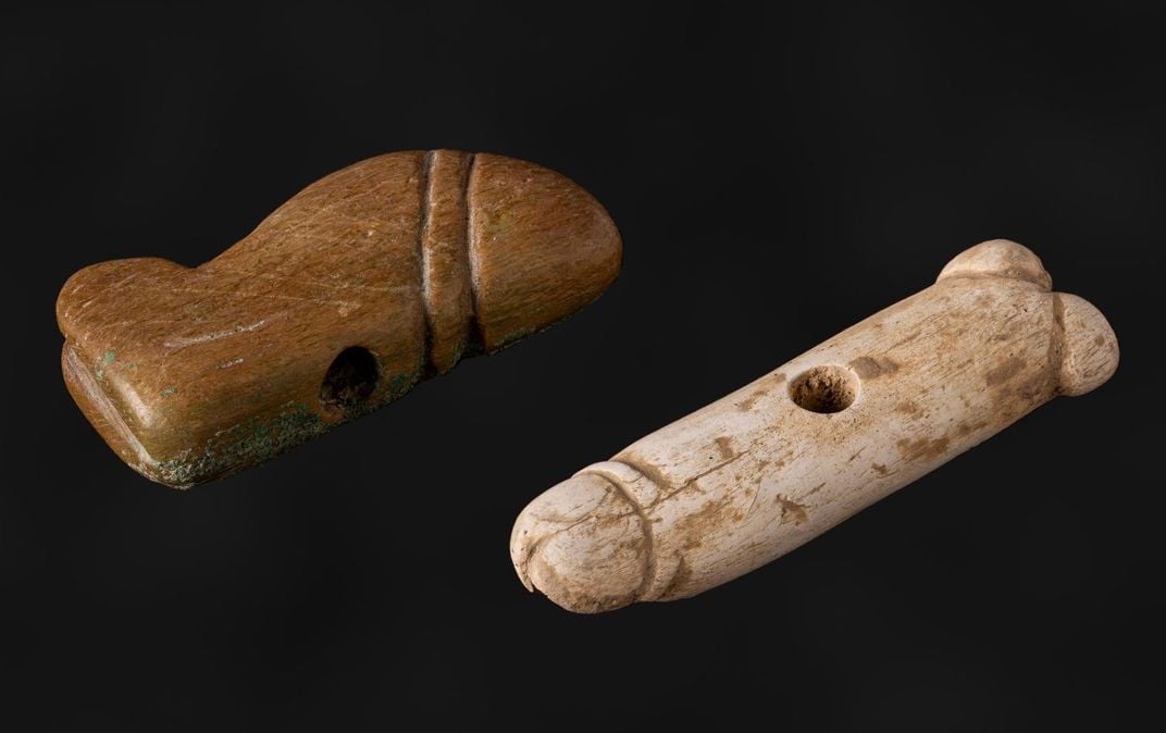 Narbonne #phallusthursday @TraffordLj 
Numerous phallic amulets were found in the graves. Denis Gliksman / INRAP