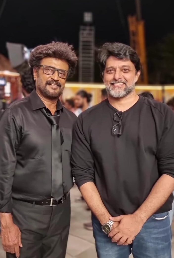 Thalaivar looks vera level in this complete black attire🔥

Waiting to see Anirudh dance together with Thalaivar in this song ❤️

#Superstar #Thalaivar #Rajinikanth