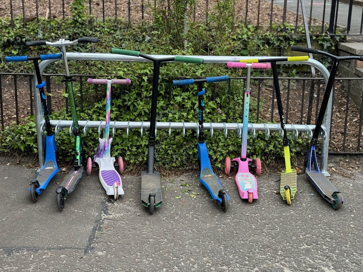 🛴🚲We are delighted with our new bike and scooter storage installed this week! Great to see the scooter pods already being put to great use by our children in the school and Nursery. Huge thanks to East Lothian's Active Travel Team and @CyclingScotland for making it happen!🙌