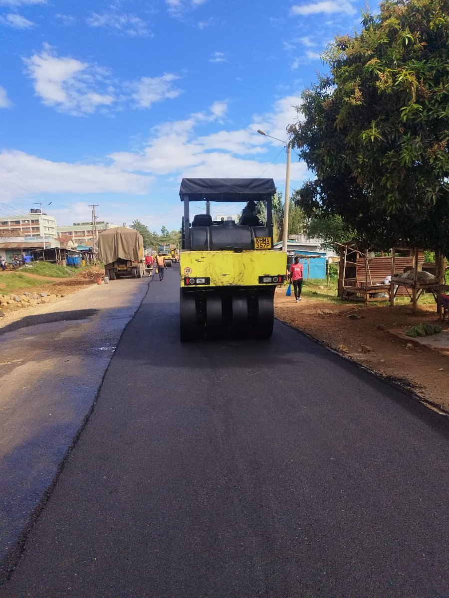 I'm greatly impressed by the progress on the Yala Ring Road in Yala Town. The 1.3 km stretch of road is being upgraded to bitumen standards. Protection of the road edges and cleaning of the side drains and culverts is also on-going. This particular road will ease urban movement…