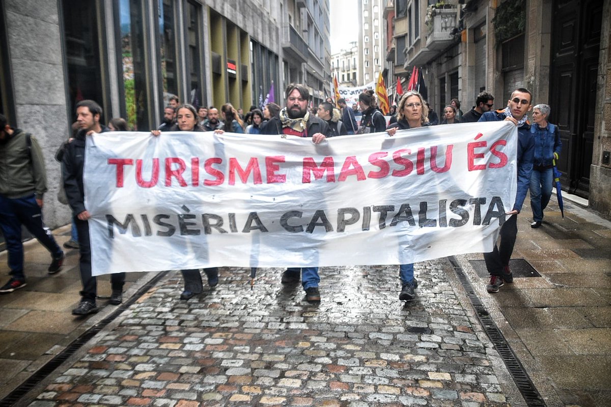 Rebel·lió o Extinció Girona tweet media
