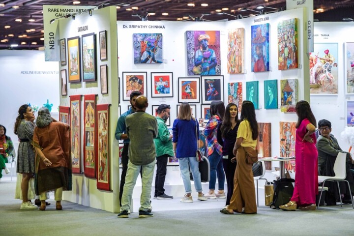 🎨✨ Experience Art Like Never Before! 🌍✈️ ➡️ Read more: tinyurl.com/47hjdc77 Attend World Art Dubai 2024 at Dubai World Trade Centre, May 2-5, featuring 12 international pavilions. 🖌️🌐 #WorldArtDubai2024 #ArtFair #GlobalArt #ContemporaryArt #DubaiEvents #ArtLovers