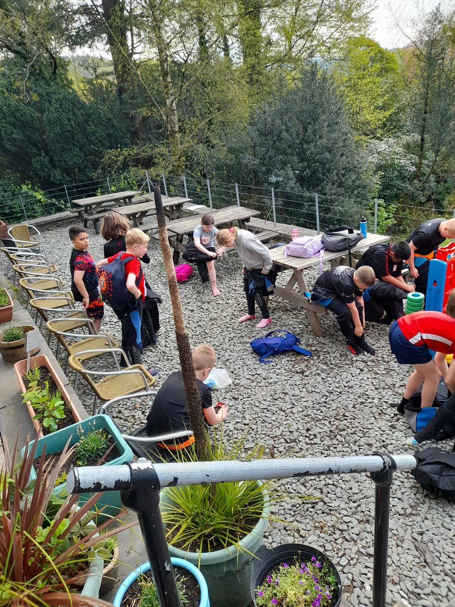 Gearing up ready for a day of canoeing and gorge walking. I hope the water is warm!! 🥶 @beechtreeGSP