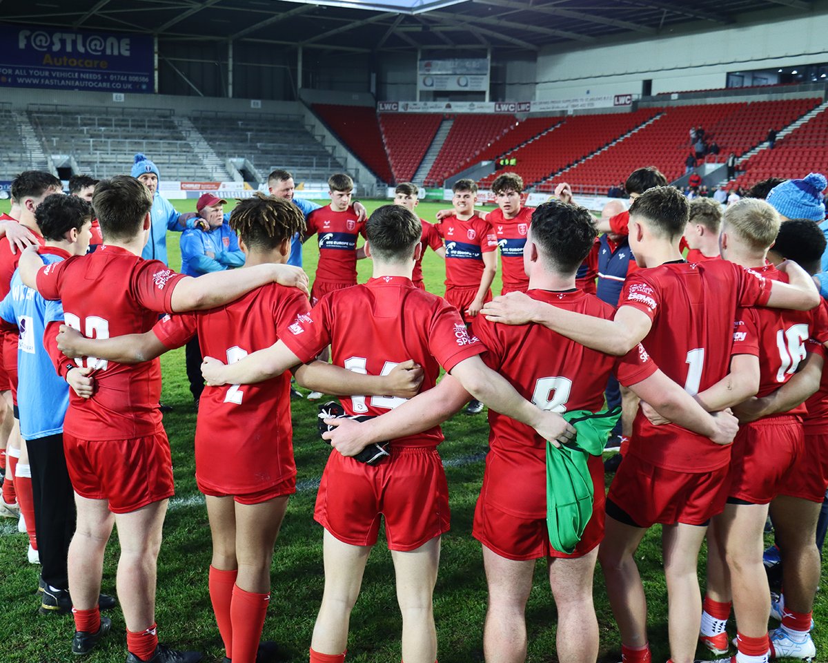 The kids are alright ❤️ 32 players have featured for our Scholars during their four-game unbeaten start to the season! 👏 #UpTheRobins🔴⚪️