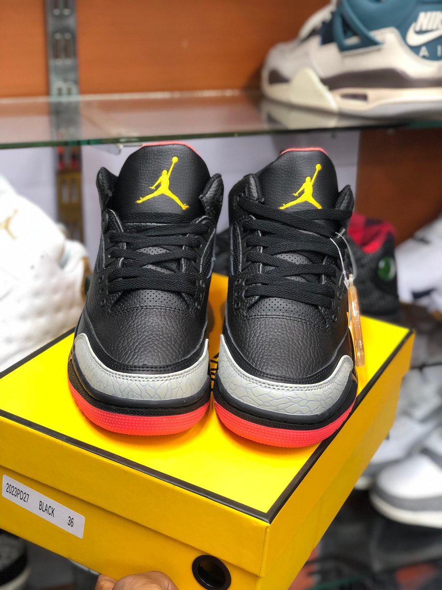 Jordan 3 x J balvin 
Size :::40-44
Price :::80000
Phone:0692608572
Narung'ombe street
Mikoani na nchi jirani tunatuma
Dar tunafanya delivery
#sokoletu
#nipedili
#kindlyrepost